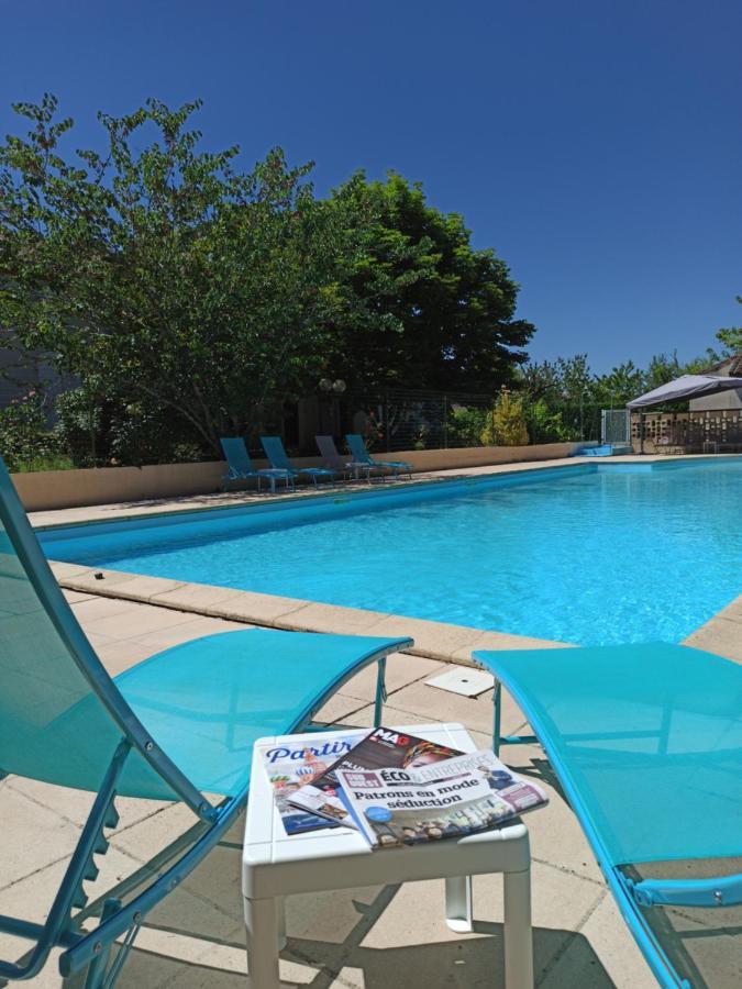 Logis Hotel Le Prince Noir Sérignac-sur-Garonne Екстериор снимка