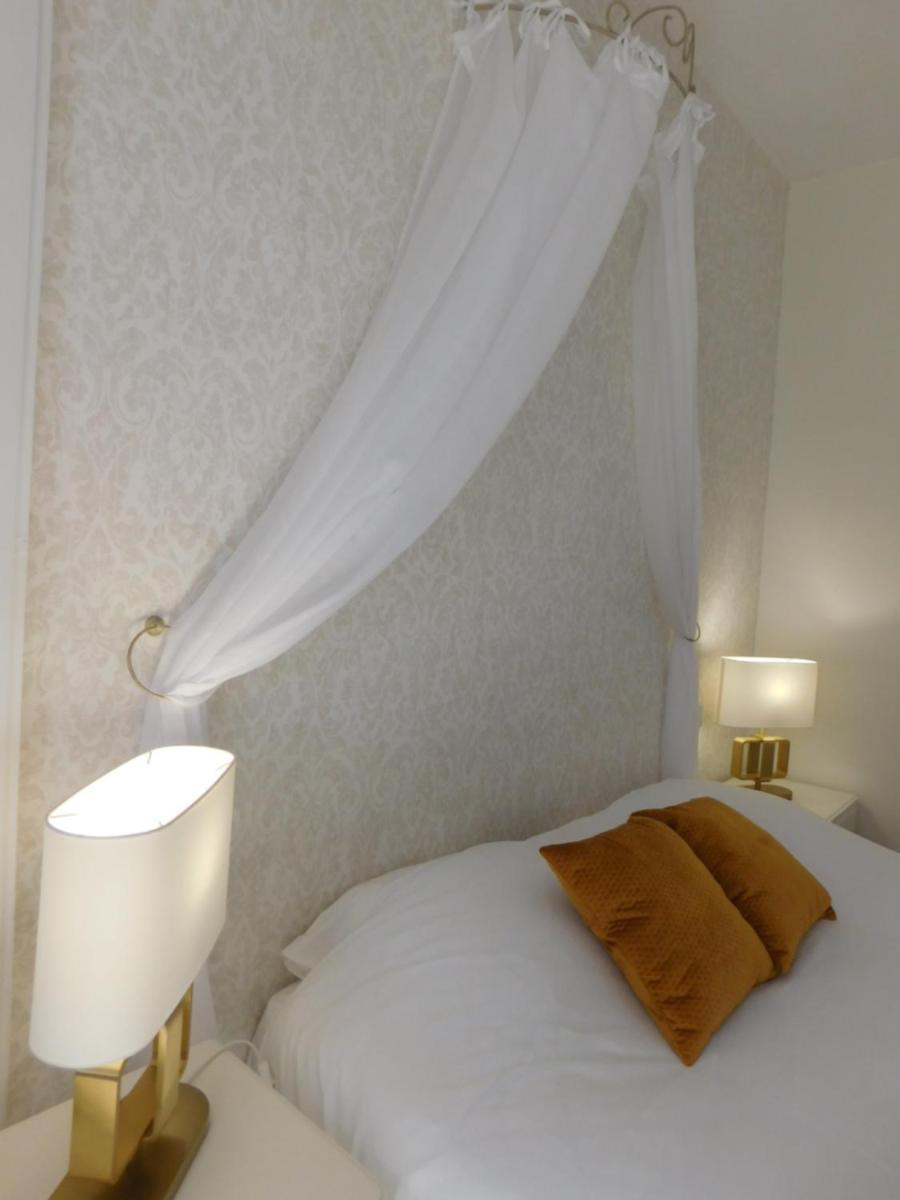 Logis Hotel Le Prince Noir Sérignac-sur-Garonne Екстериор снимка