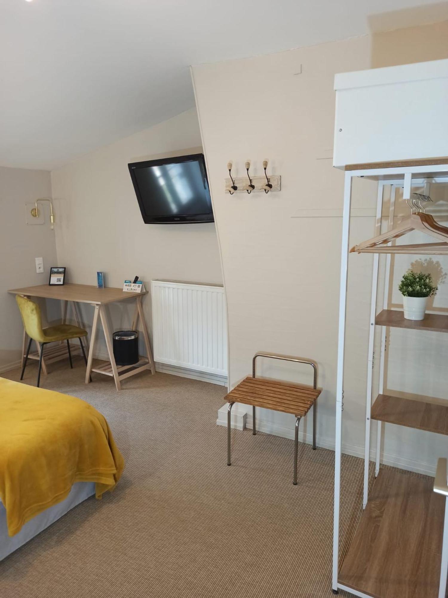 Logis Hotel Le Prince Noir Sérignac-sur-Garonne Екстериор снимка