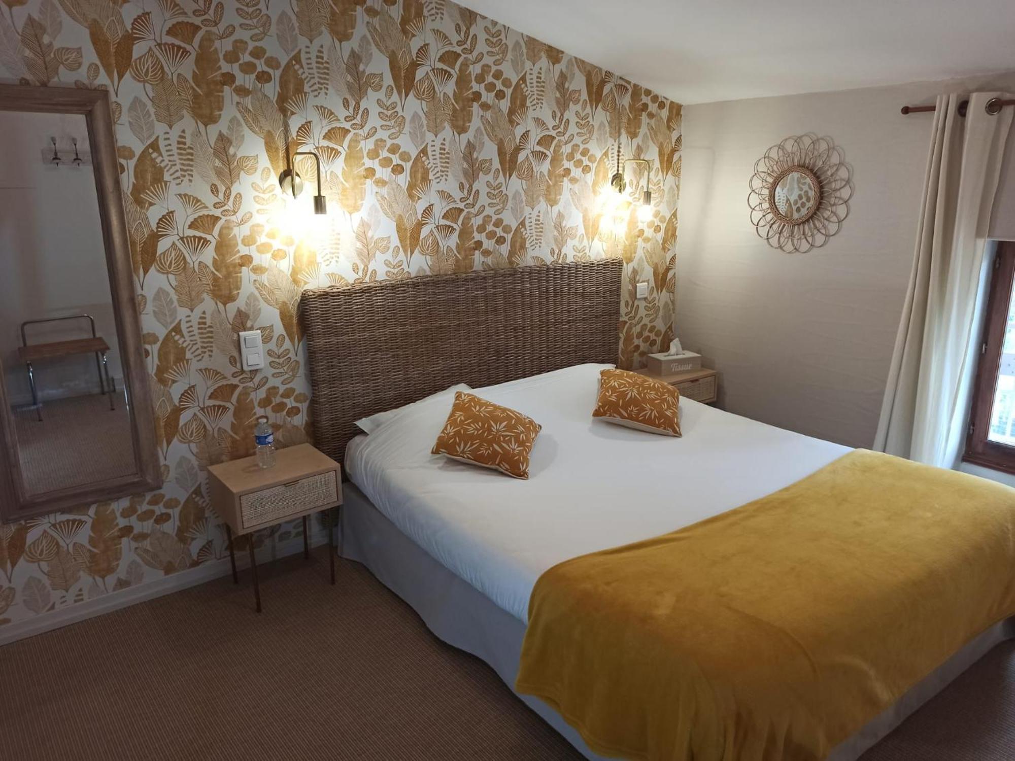 Logis Hotel Le Prince Noir Sérignac-sur-Garonne Екстериор снимка