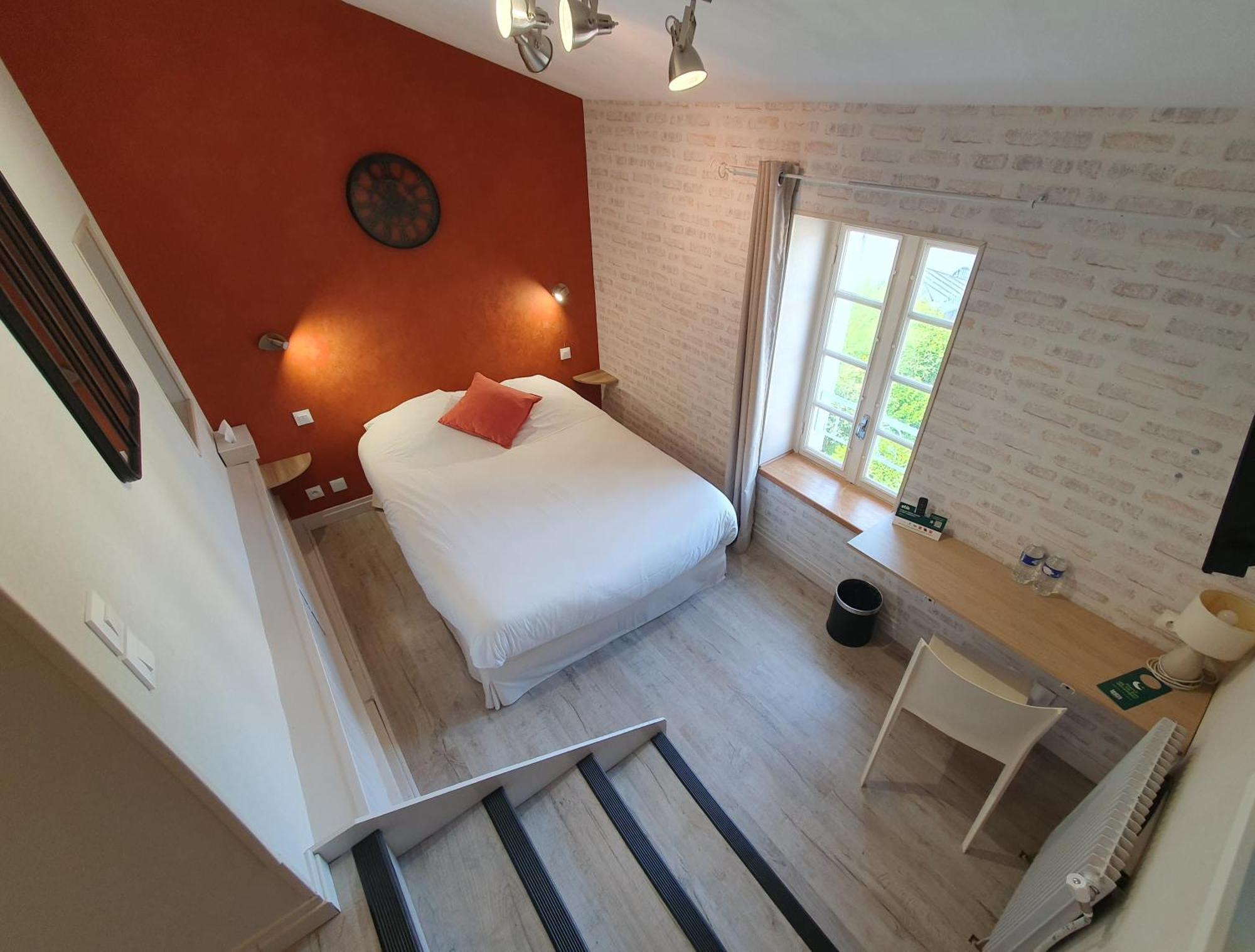 Logis Hotel Le Prince Noir Sérignac-sur-Garonne Екстериор снимка