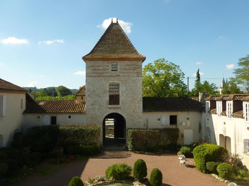 Logis Hotel Le Prince Noir Sérignac-sur-Garonne Екстериор снимка